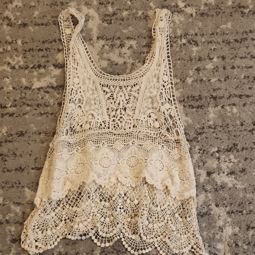 Elegant Lace Sleeveless Top